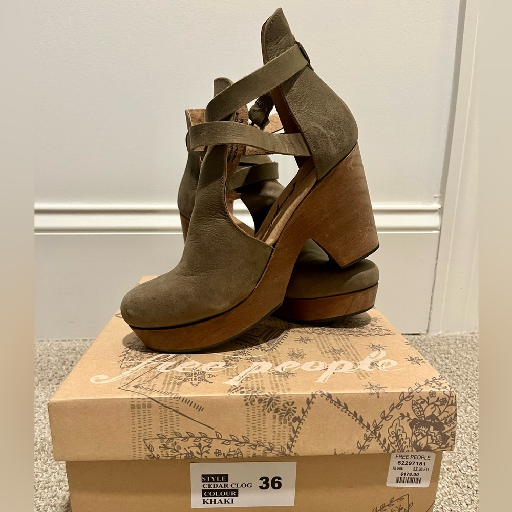 Free People Cedar Clog NWOT SIZE 6 US (EU 36)